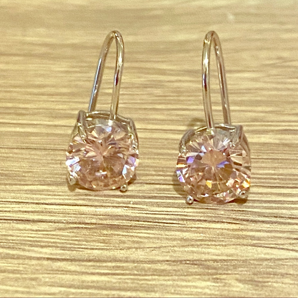✨ Gorgeous sterling silver earrings ✨
